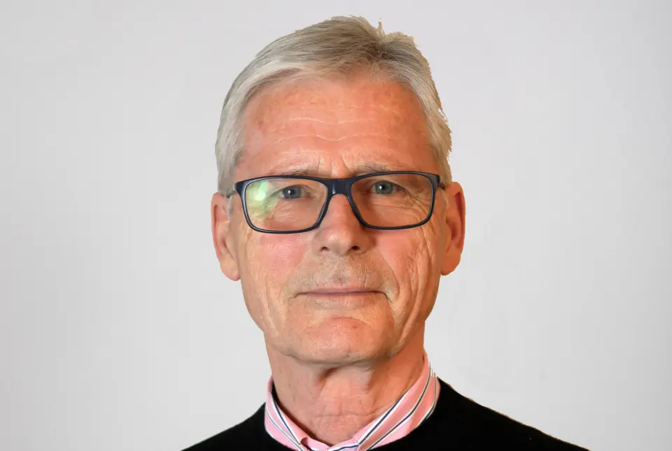Kim-Traavik_bakgrunntilpasset.png
